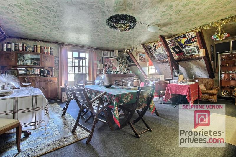 Maison - 215 m² - 7 pièces