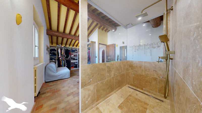 Maison - 220 m² - 5 pièces