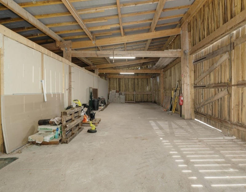 Maison - 221 m² - 10 pièces