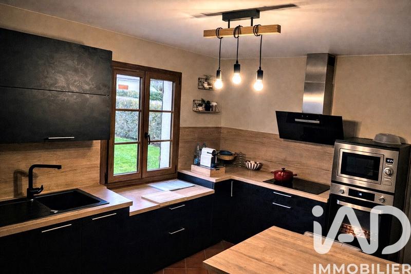 Maison - 180 m² - 7 pièces