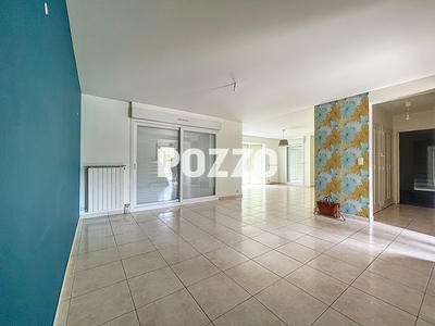 Maison - 180 m² - 8 pièces