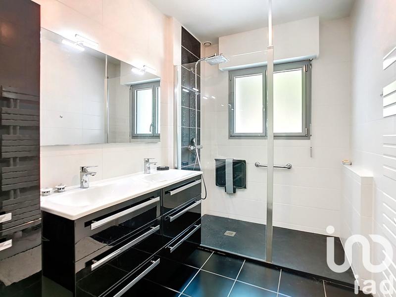 Maison - 178 m² - 7 pièces