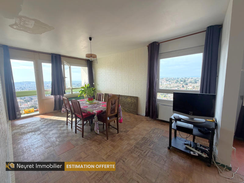 Appartement - 100 m² - 5 pièces