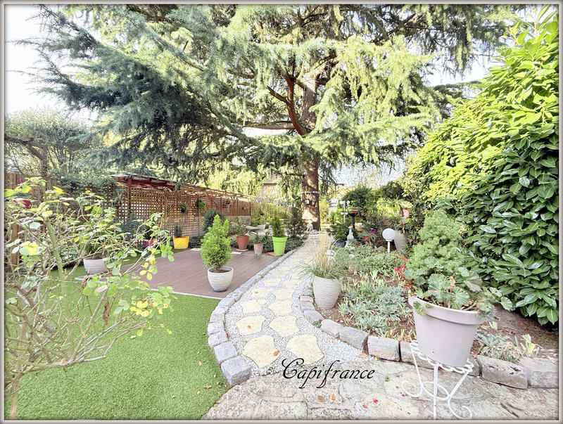 Maison - 170 m² - 9 pièces