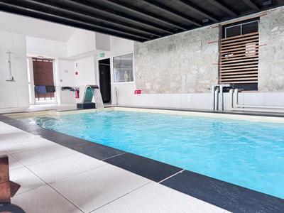 Propriété - 500 m² - 15 pièces