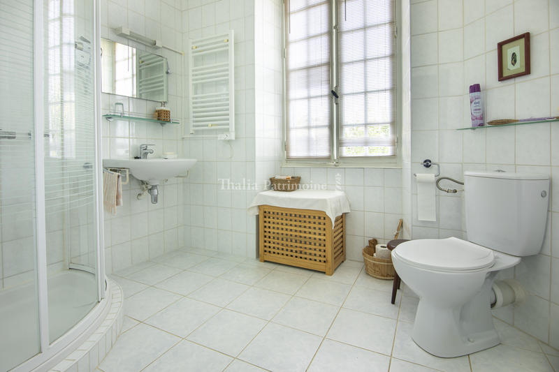 Maison - 372 m² - 13 pièces