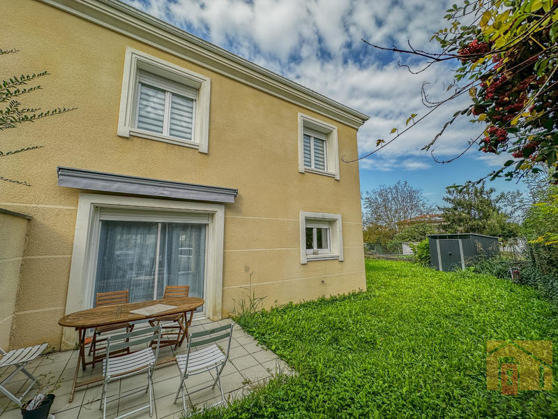 Maison - 104 m² - 4 pièces