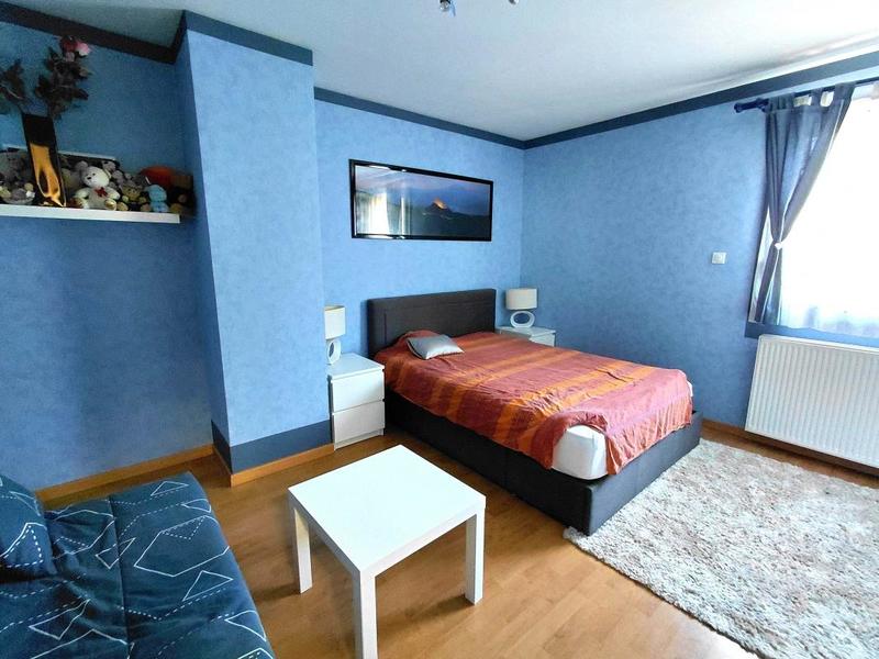 Maison - 250 m² - 7 pièces