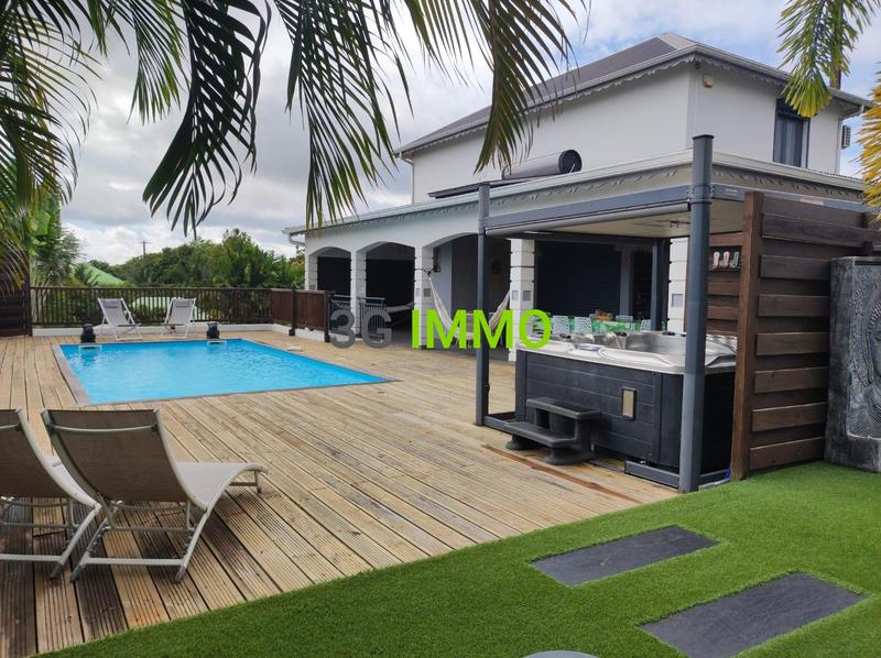 Villa - 192 m² - 8 pièces