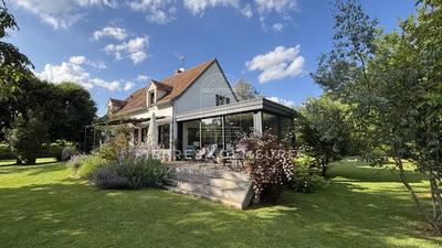 Maison - 190 m² - 8 pièces