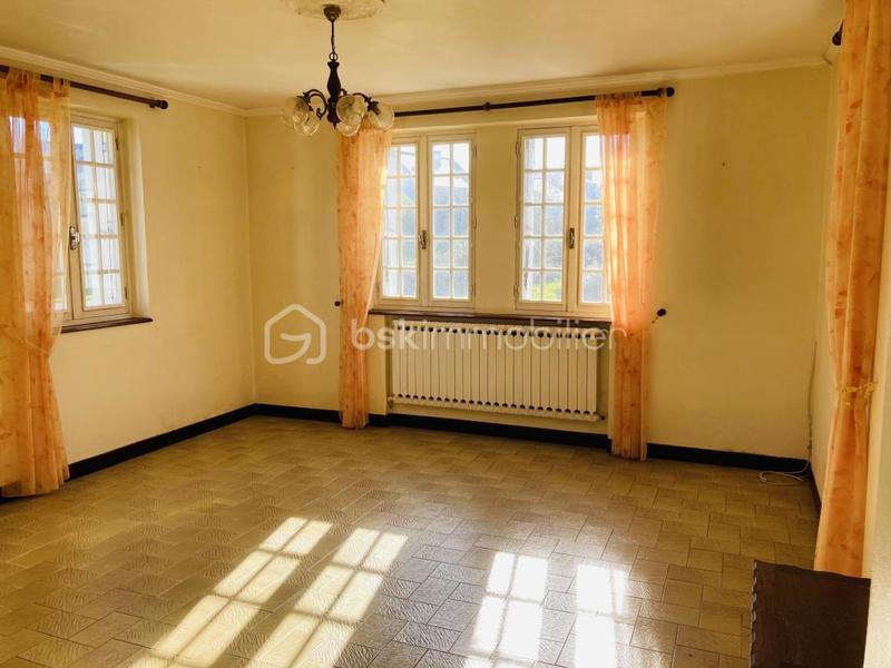 Demeure - 93 m² - 7 pièces