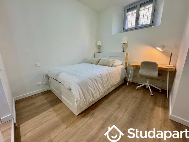Chambre - 11 m² - 1 pièce