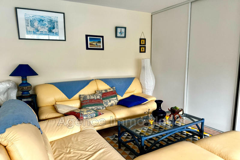 Maison - 325 m² - 10 pièces