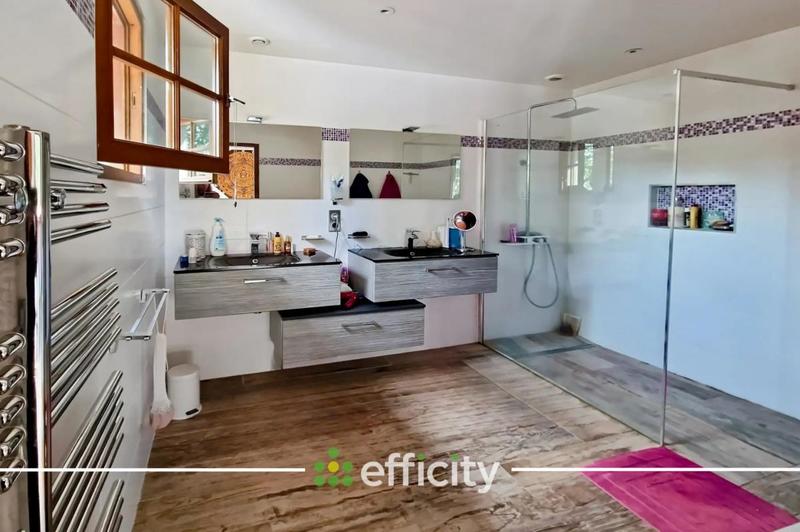 Maison - 354 m² - 10 pièces