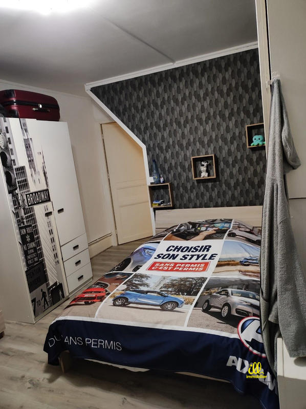 Maison - 94 m² - 5 pièces