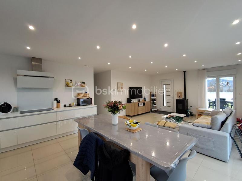 Maison - 95 m² - 4 pièces