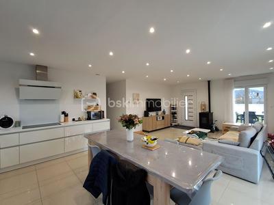 Maison - 95 m² - 4 pièces