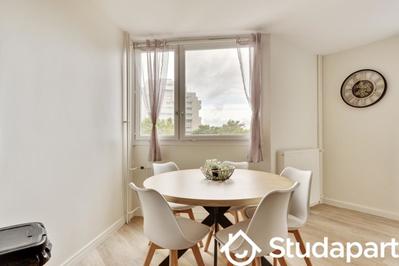 Chambre - 11 m² - 1 pièce