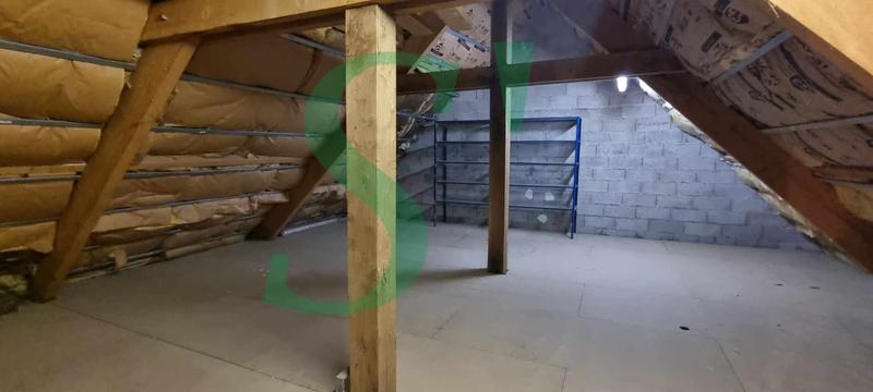 Maison - 232 m² - 8 pièces