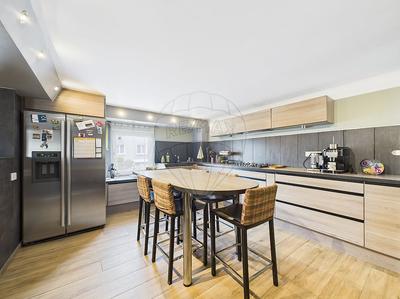 Immeuble - 203 m² - 6 pièces