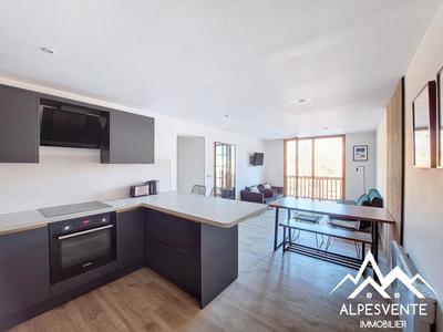 Appartement - 80 m² - 4 pièces