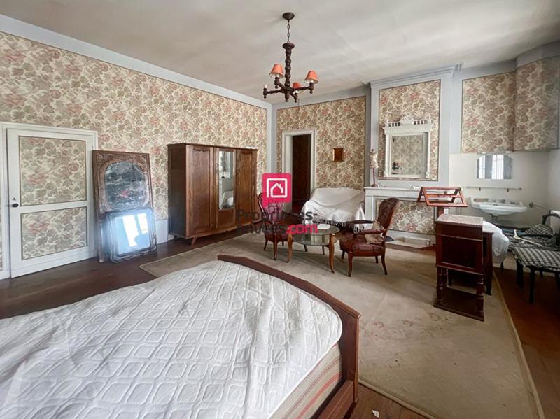 Maison - 266 m² - 8 pièces