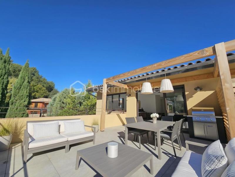 Appartement - 79 m² - 3 pièces