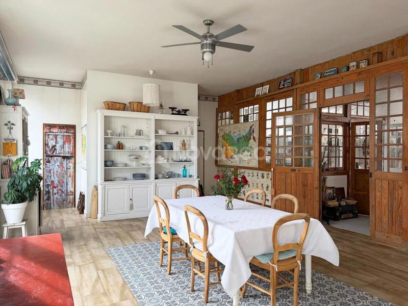 Loft - 471 m² - 8 pièces