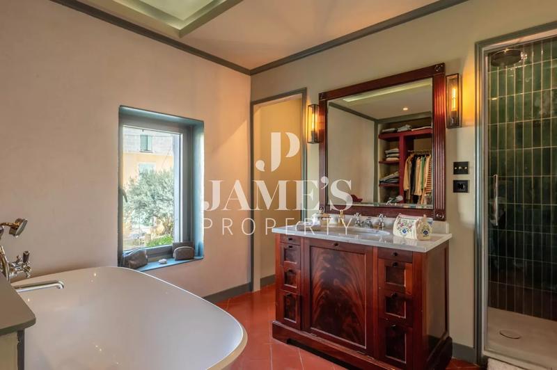 Maison de village - 210 m² - 7 pièces