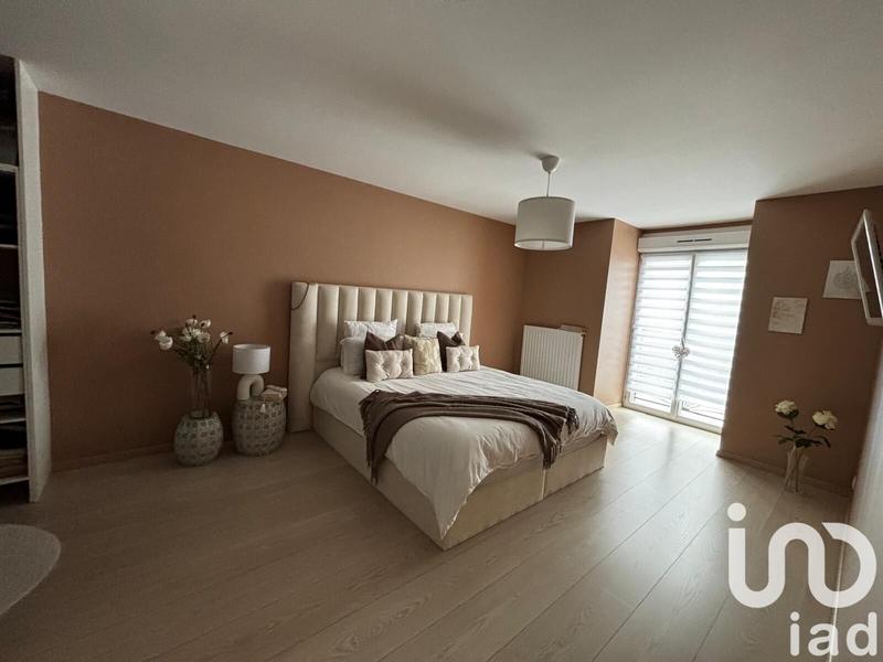 Maison - 212 m² - 8 pièces