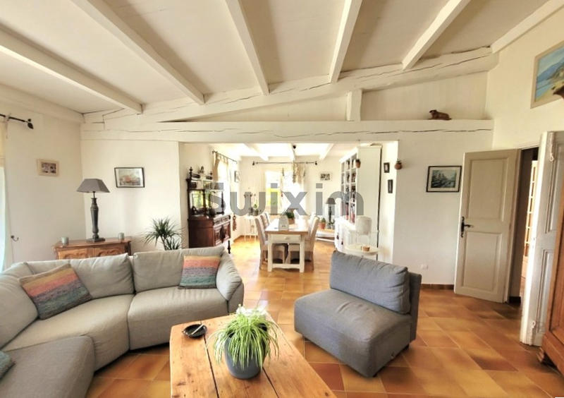 Villa - 141 m² - 6 pièces