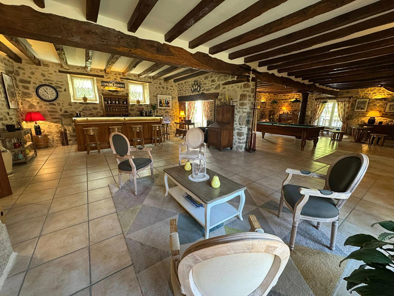 Moulin - 500 m² - 16 pièces