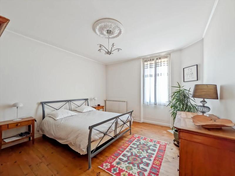 Maison - 193 m² - 10 pièces