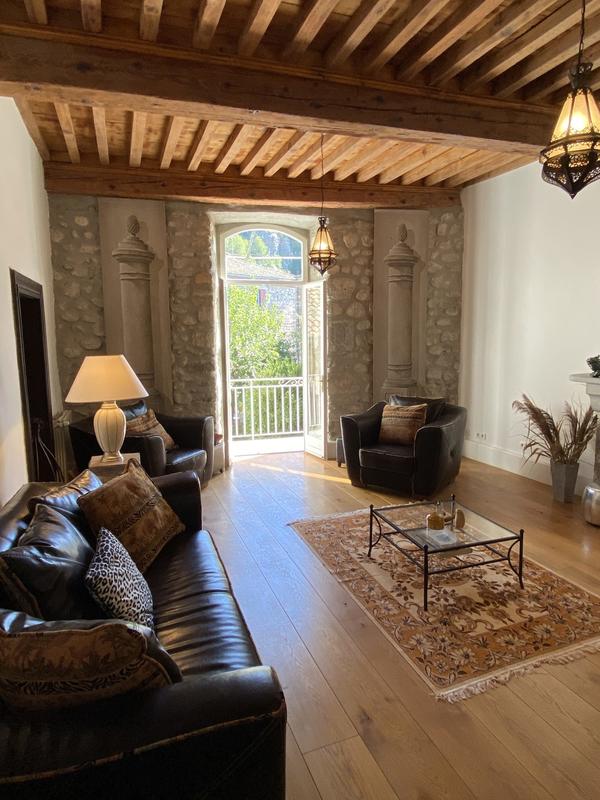 Maison - 320 m² - 6 pièces