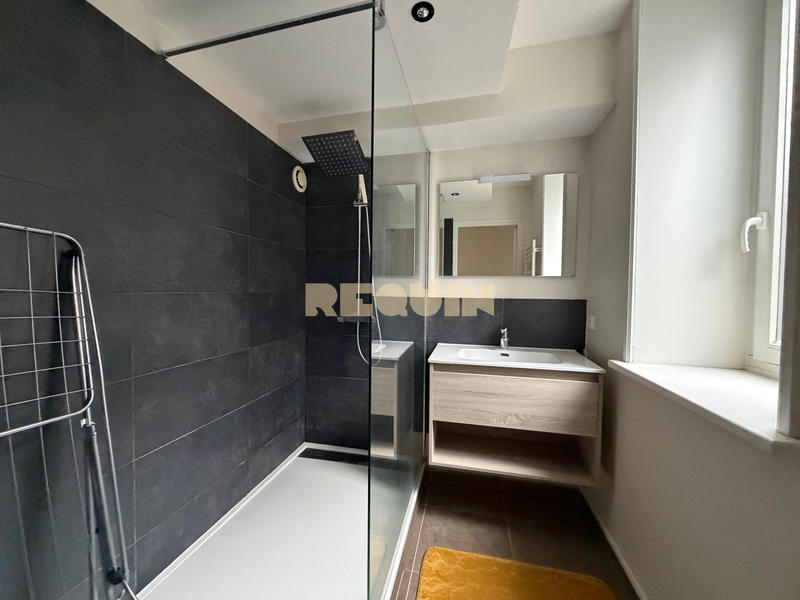 Appartement - 85 m² - 6 pièces