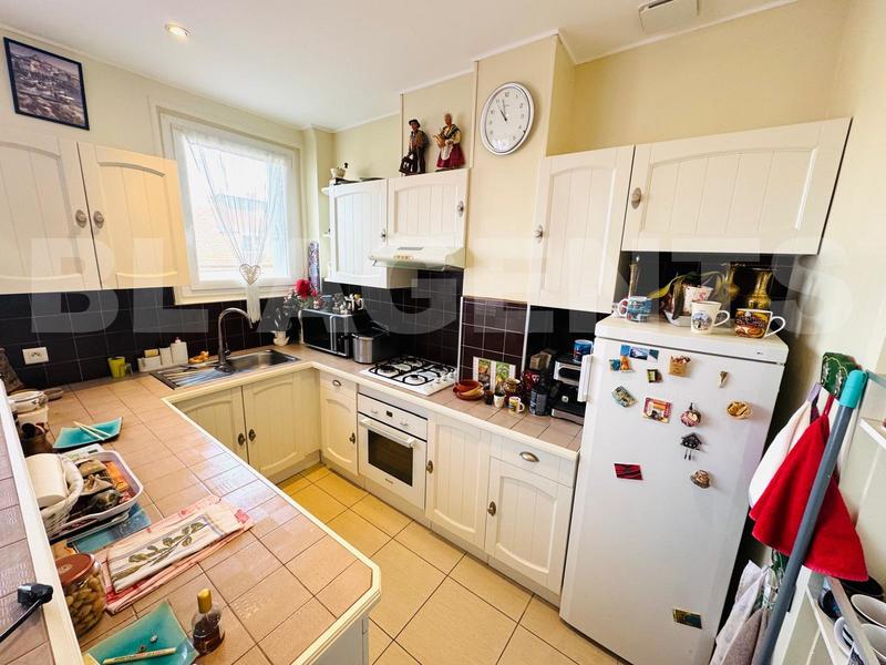 Appartement - 90 m² - 6 pièces