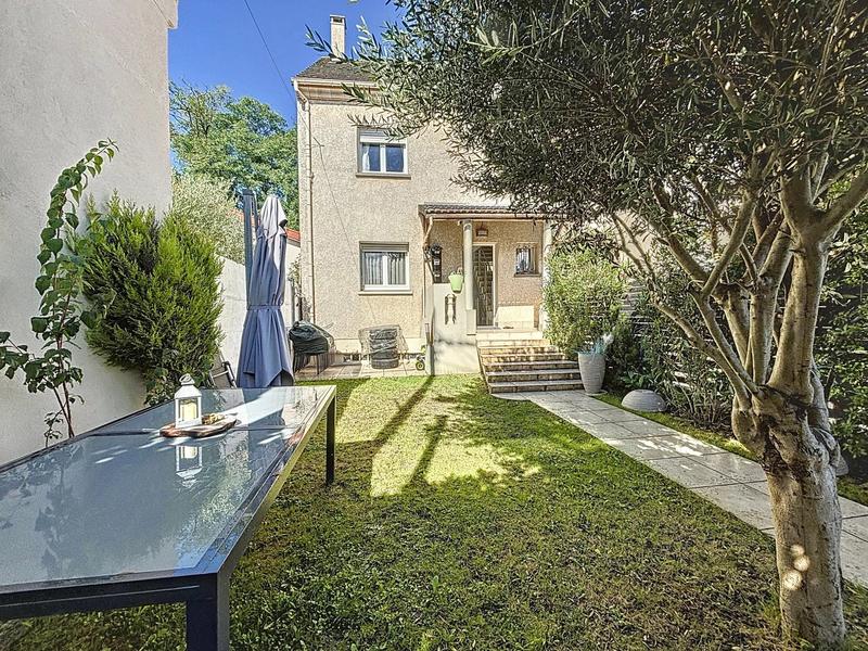 Maison - 125 m² - 8 pièces