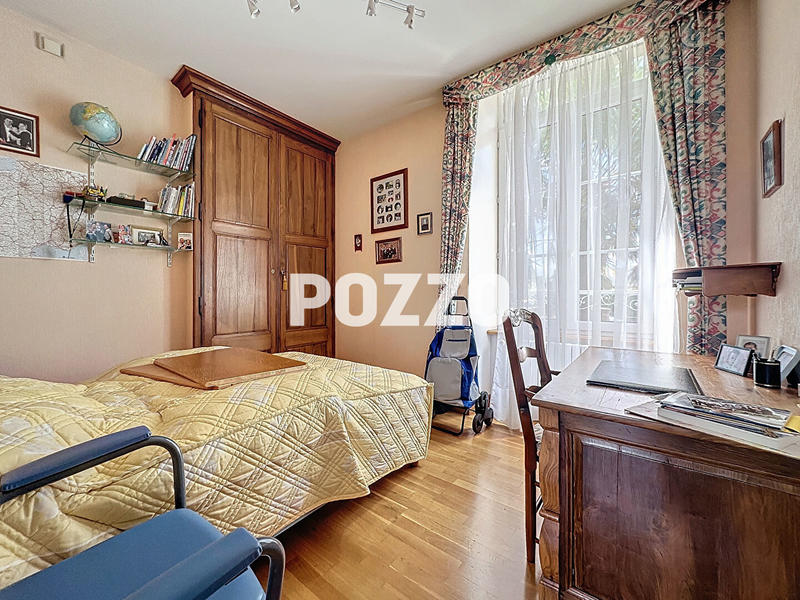 Maison - 185 m² - 8 pièces