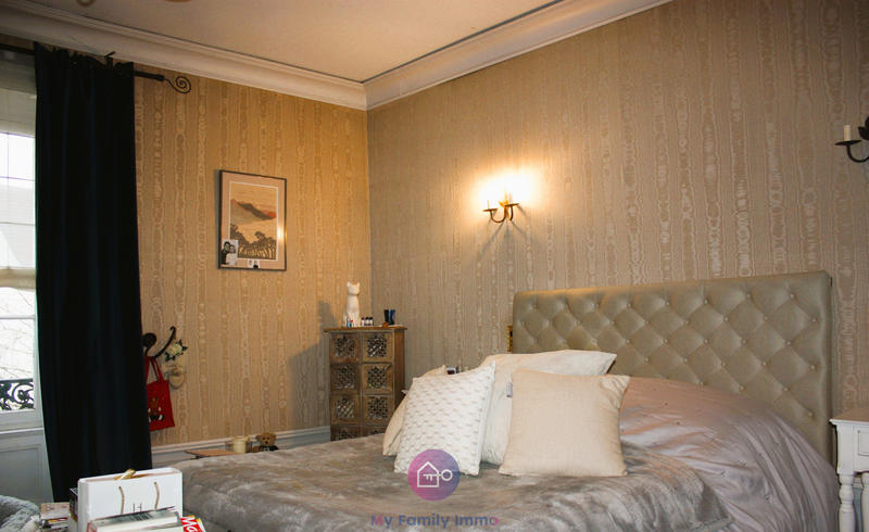 Maison - 390 m² - 11 pièces