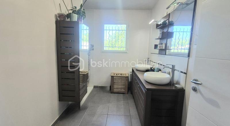 Villa - 80 m² - 4 pièces