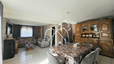 Maison - 137 m² - 6 pièces