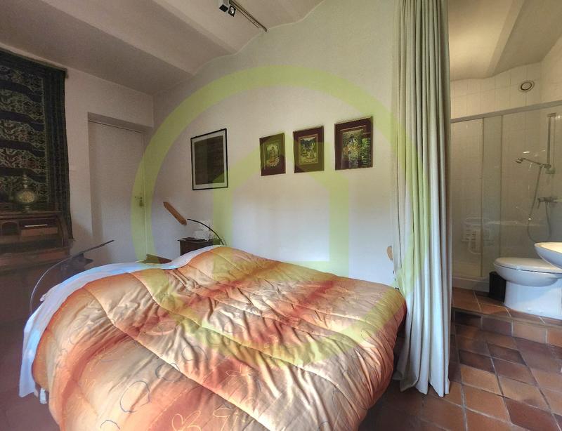 Maison - 218 m² - 6 pièces