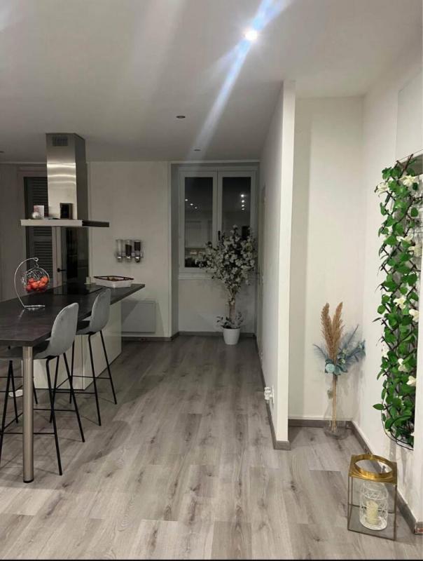 Appartement - 92 m² - 4 pièces
