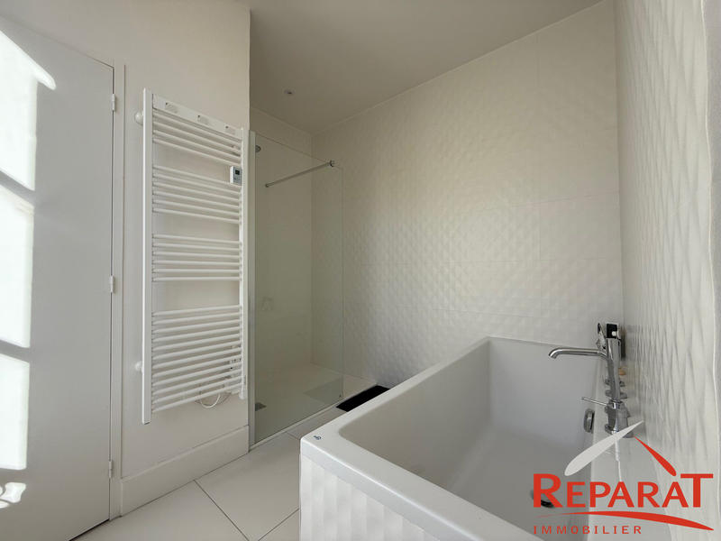 Maison - 280 m² - 7 pièces