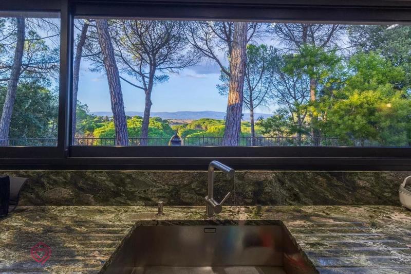 Propriété - 318 m² - 7 pièces