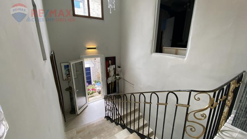 Maison - 392 m² - 12 pièces