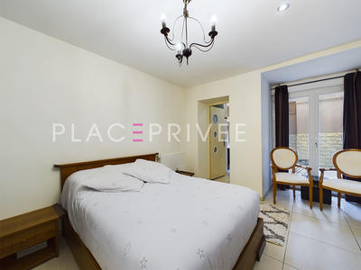 Maison - 185 m² - 7 pièces