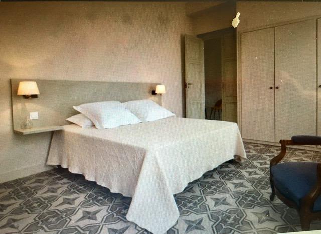 Demeure - 400 m² - 13 pièces