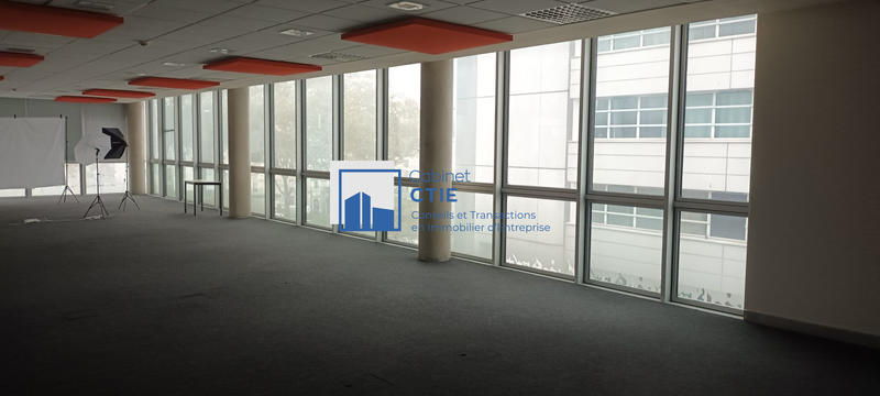 Bureau - 361 m²