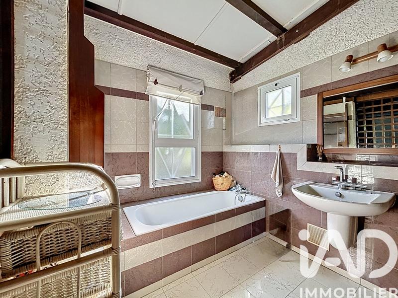 Maison - 245 m² - 8 pièces